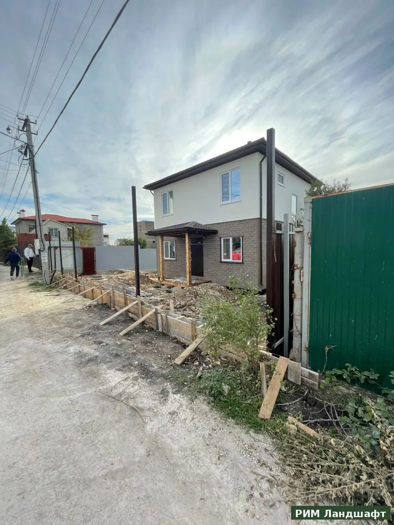 Устройство фундамента забора опалубка Фиолент