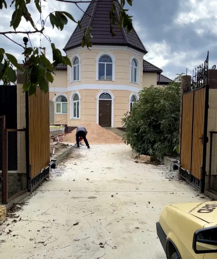 До — участок перед укладкой плитки Штурмовое